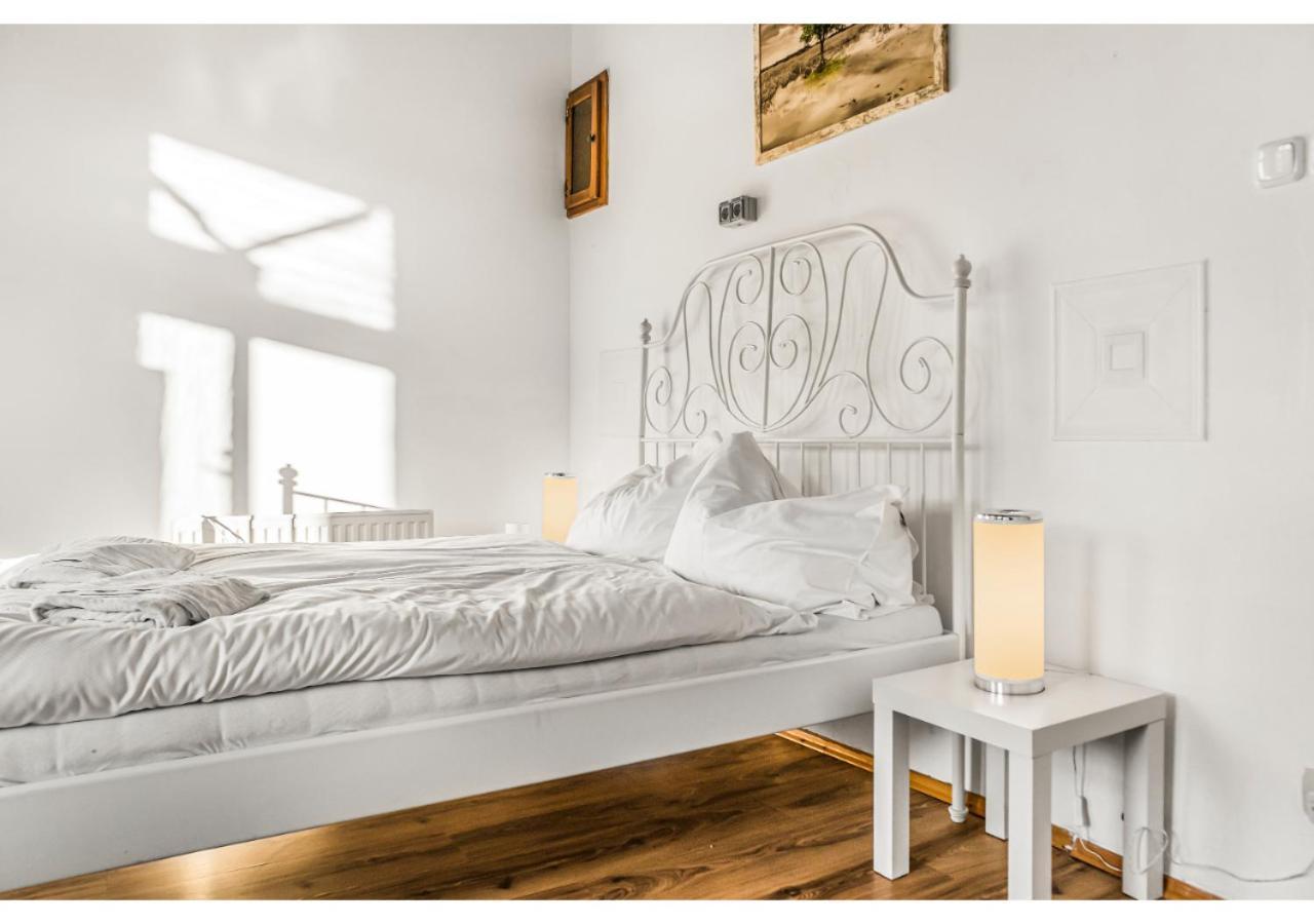 Welcoming 2br Apt. Near Danube & Millenium Tower Apartment *