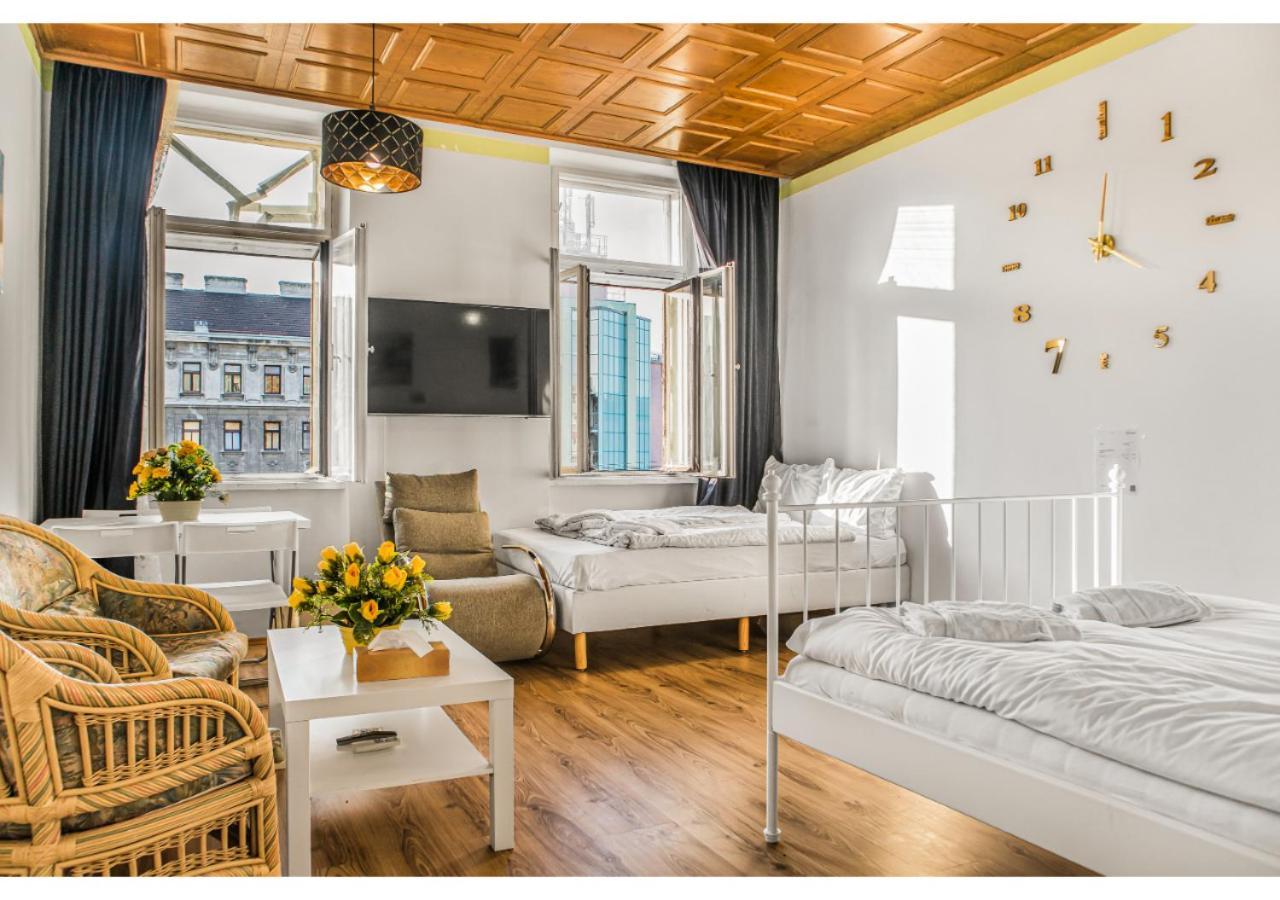 Welcoming 2br Apt. Near Danube & Millenium Tower Wenen