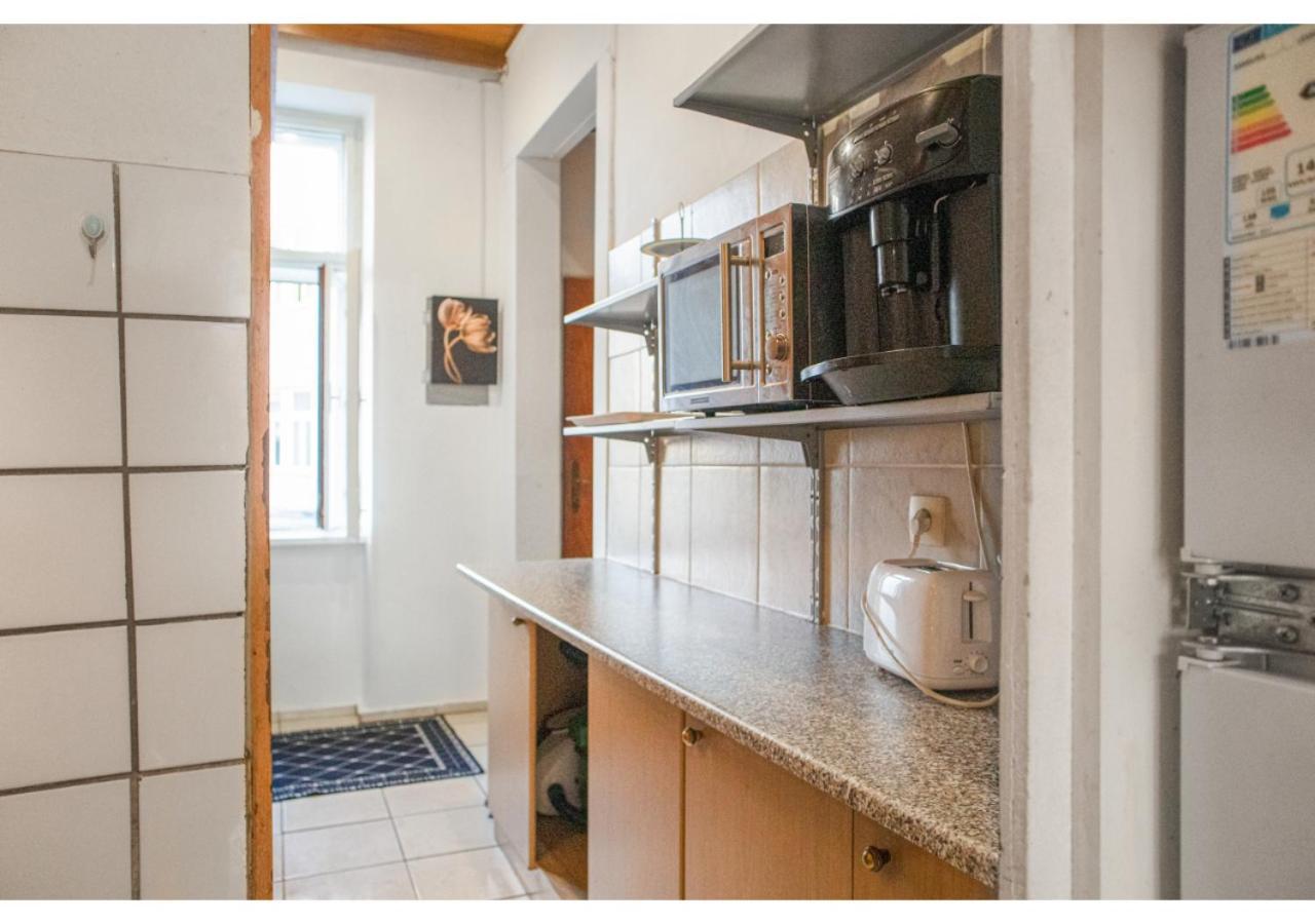Apartment Welcoming 2br Apt. Near Danube & Millenium Tower *