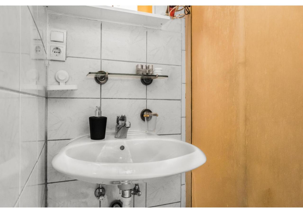 Apartment Welcoming 2br Apt. Near Danube & Millenium Tower